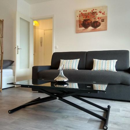 Budget Apart With Balcony And Great View Saint-Denis (Seine-Saint-Denis) Exterior foto